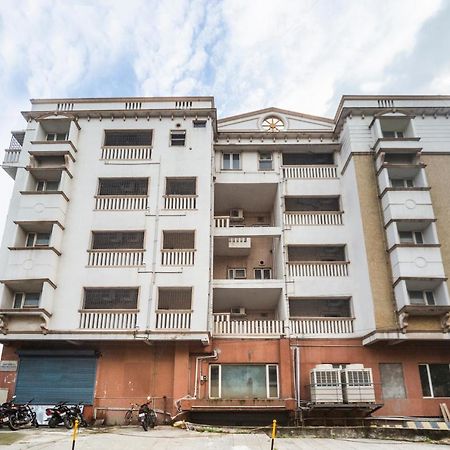 Capital O 66763 Blossoms Serviced Apartments Madrás Exterior foto
