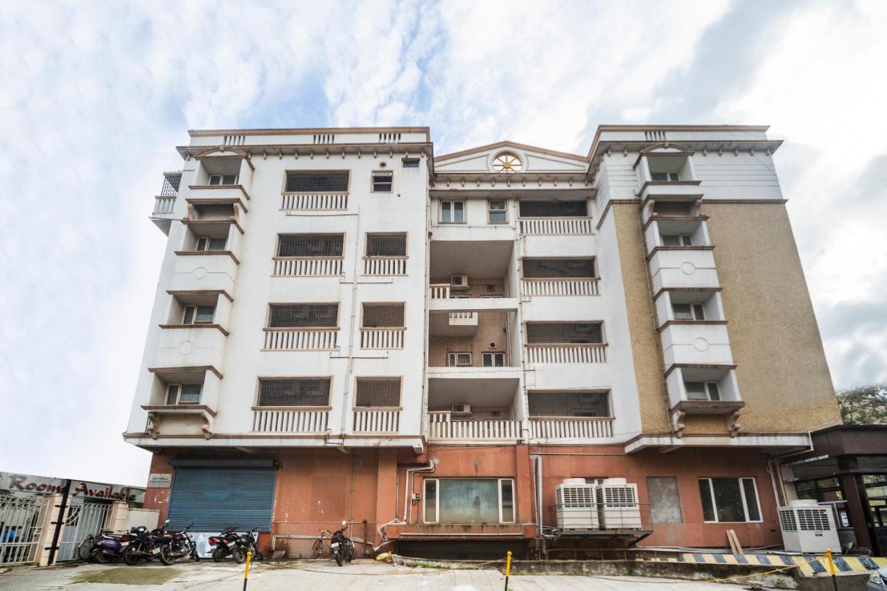 Capital O 66763 Blossoms Serviced Apartments Madrás Exterior foto