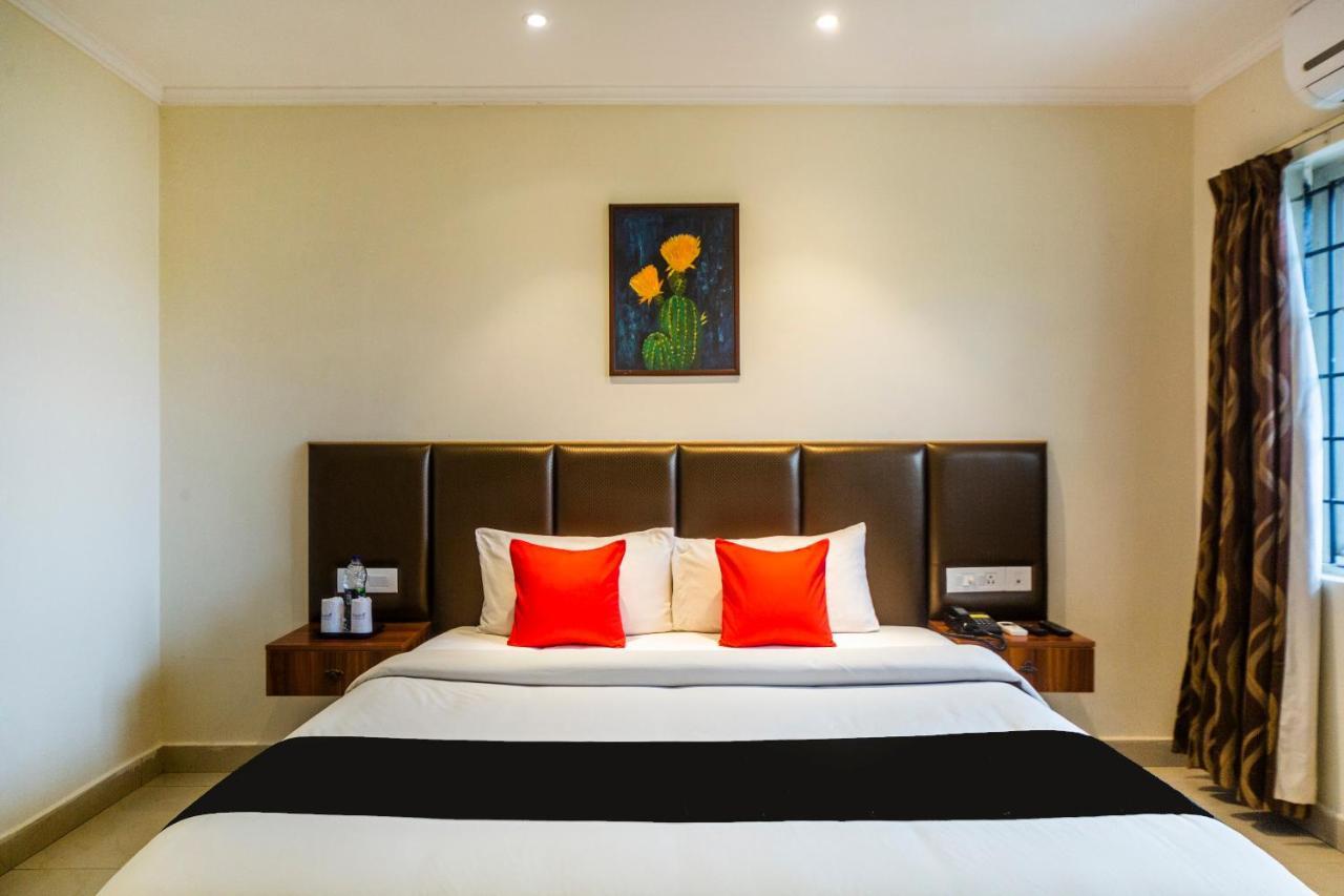 Capital O 66763 Blossoms Serviced Apartments Madrás Exterior foto